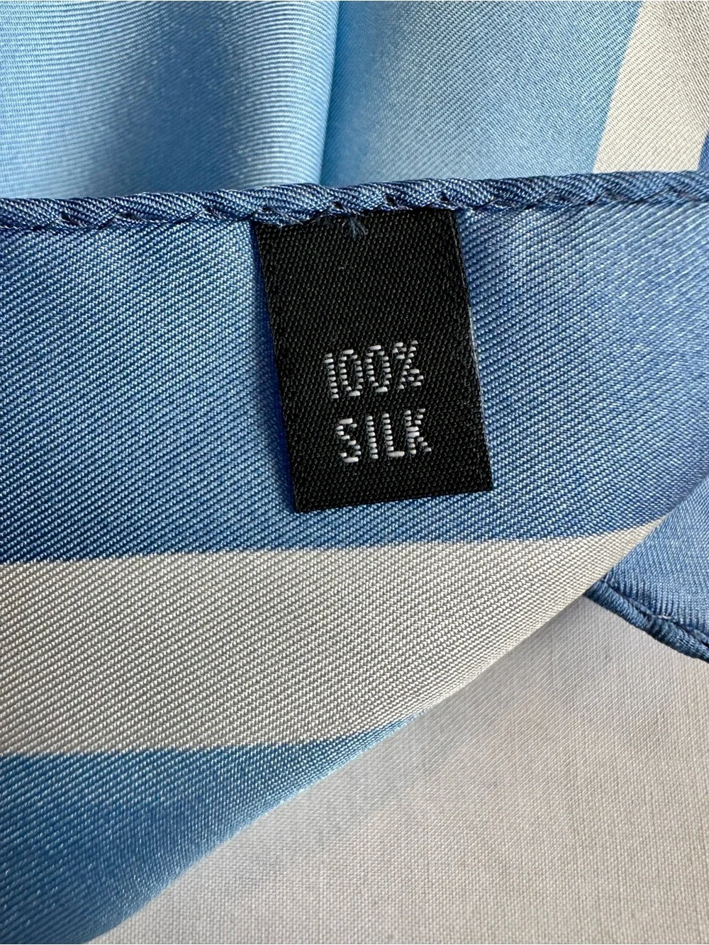 Vineyard Vines Light Blue Medallion Palm Tree Florida Silk Scarf 34” Square